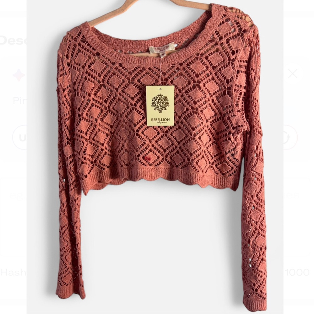 Pink crochet long sleeve crop top